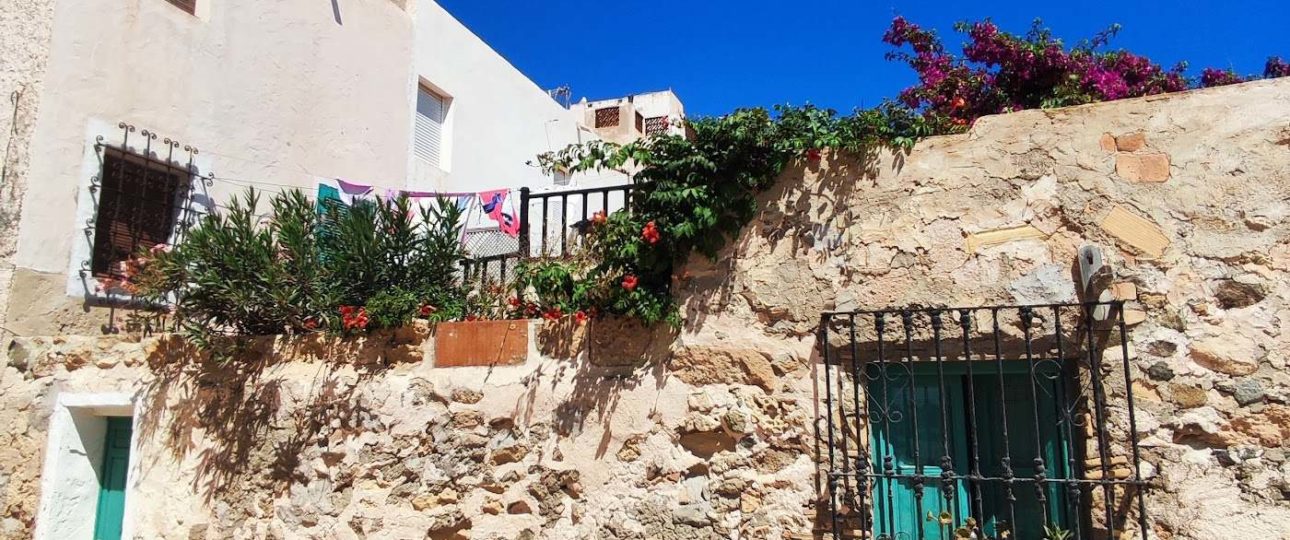 Casas de piedra en la isla de Tabarca