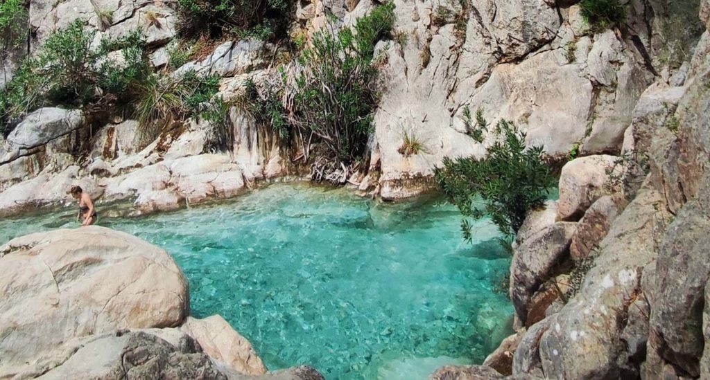 Paredes de roca en el Algar